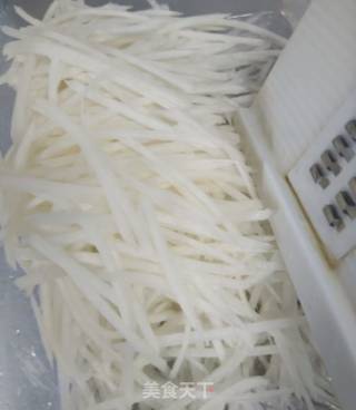 拌萝卜丝的做法步骤：2
