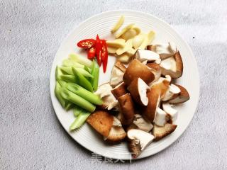 香菇滑鸡的做法步骤：5
