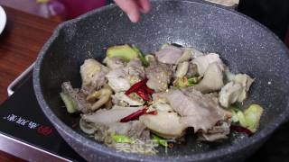三杯鸡的做法步骤：4