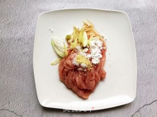 千张小炒肉的做法步骤：3