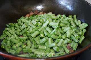 架豆角炒肉丁的做法步骤：4