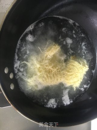 排骨面的做法步骤：6