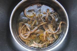 菜干猪肉馅饼的做法步骤：6