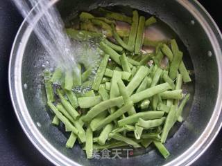清炒四季豆的做法步骤：1