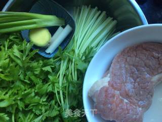 小炒牛肉的做法步骤：1