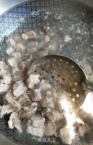 西红柿炖牛腩的做法步骤：2