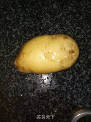 炸土豆条的做法步骤：1