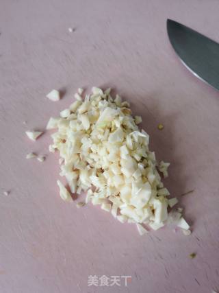 黄豆芽炒金针菇的做法步骤：3