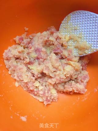 土豆肉饼的做法步骤：3
