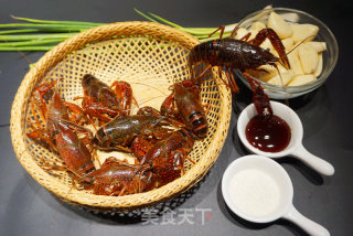 蒜蓉小龙虾的做法步骤：1