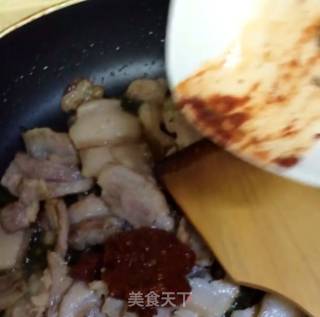 回锅肉的做法步骤：8
