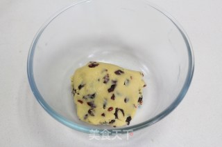 担心孩子没零嘴吃？不存在的，蔓越莓奶酥的做法步骤：9
