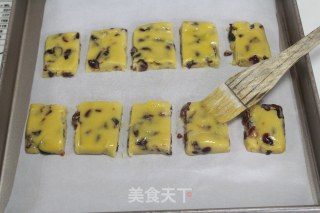 担心孩子没零嘴吃？不存在的，蔓越莓奶酥的做法步骤：11