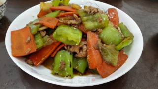 青椒胡萝卜炒肉的做法步骤：10