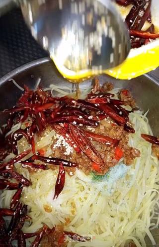 凉拌手切土豆丝的做法步骤：7