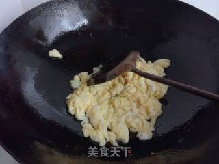 青椒木耳炒蛋的做法步骤：3