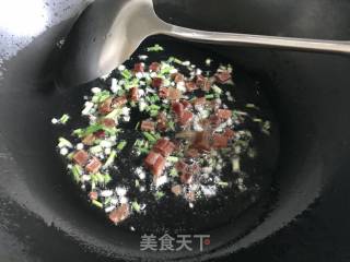 西葫芦炒火腿丁的做法步骤：2