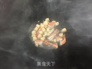 海鲜丝瓜焖粉条的做法步骤：4