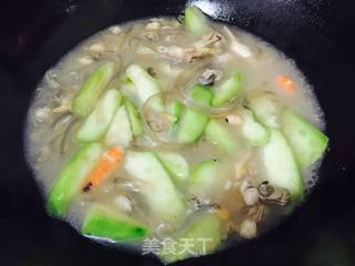 海鲜丝瓜焖粉条的做法步骤：8