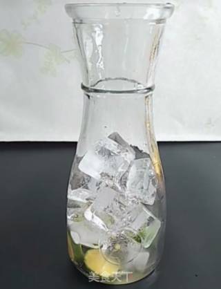 金桔柠檬百香果绿茶的做法步骤：4