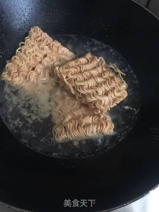 炒干吃面的做法步骤：3