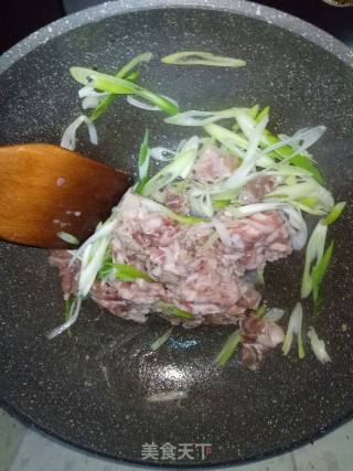 葱爆羊肉的做法步骤：4