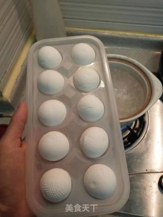 油泼汤圆的做法步骤：1