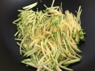 小炒南瓜丝的做法步骤：4