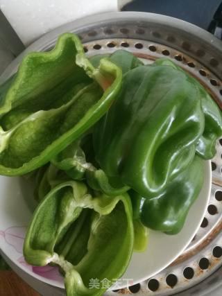 小白菜辣椒焖肉的做法步骤：1