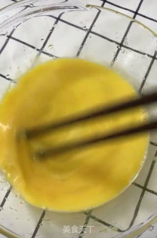 鸡蛋松饼的做法步骤：1