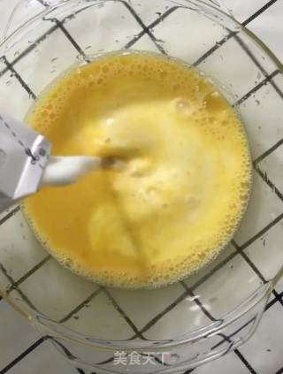 鸡蛋松饼的做法步骤：2