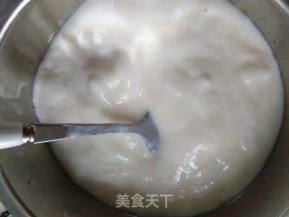 炒酸奶（蓝莓酱及葡萄干）的做法步骤：1