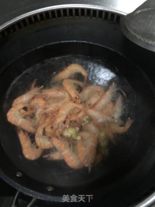 白灼虾的做法步骤：2