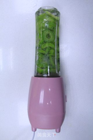 不用怀疑，夏季最强刮油消脂苦瓜水的做法步骤：4