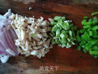 蔬菜烧茄子的做法步骤：1