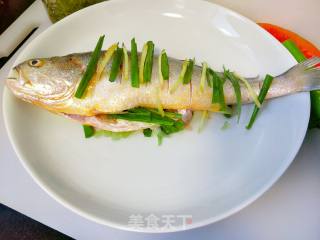 清蒸黄花鱼的做法步骤：6