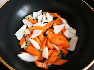 爆炒鱿鱼的做法步骤：7