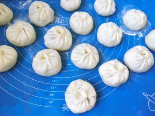 生煎芹菜猪肉包的做法步骤：5