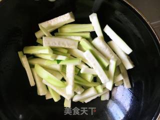 清炒瓠子的做法步骤：3