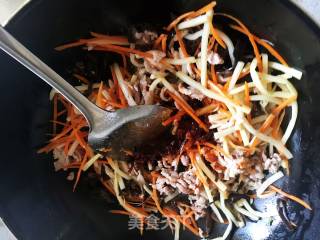 鱼香肉丝的做法步骤：7