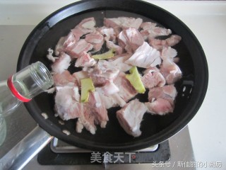 番茄玉米牛肉汤的做法步骤：2