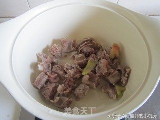 番茄玉米牛肉汤的做法步骤：4
