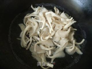 辣椒炒平菇的做法步骤：3