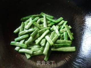 干煸四季豆的做法步骤：8