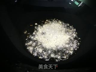 潮州菜---菜脯粒炒麻叶的做法步骤：6