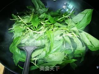 潮州菜---菜脯粒炒麻叶的做法步骤：8
