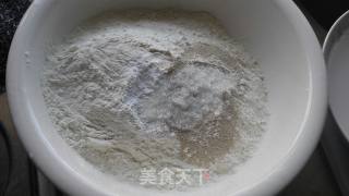 京葱肉包的做法步骤：1