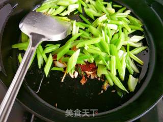 干锅香辣土豆条的做法步骤：11