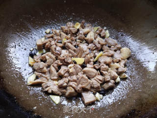 小炒鸭肉的做法步骤：7