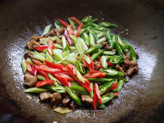 小炒鸭肉的做法步骤：9